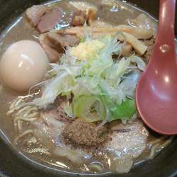 でら煮干しラーメン　味玉トッピング