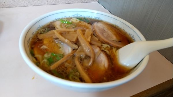 「ラーメン（半チャーハンセットで６８０円）」@中華料理 やまだの写真