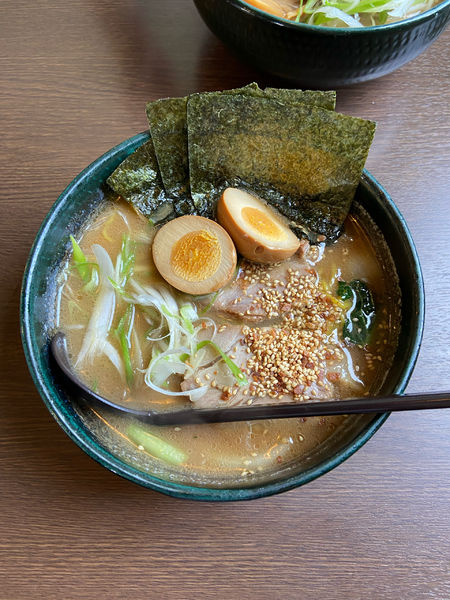「海苔玉醤油ラーメン」@らぁめん銀波露 江別本店の写真