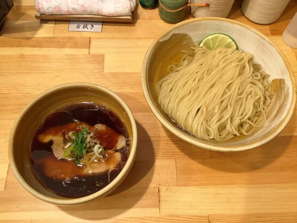 「鰹昆布出汁醤油つけ麺+ゴロ肉玉ごはん」@迂直の写真