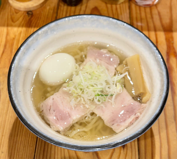 「味玉山塩らーめん（870円）」@会津山塩らーめん 塩々の写真