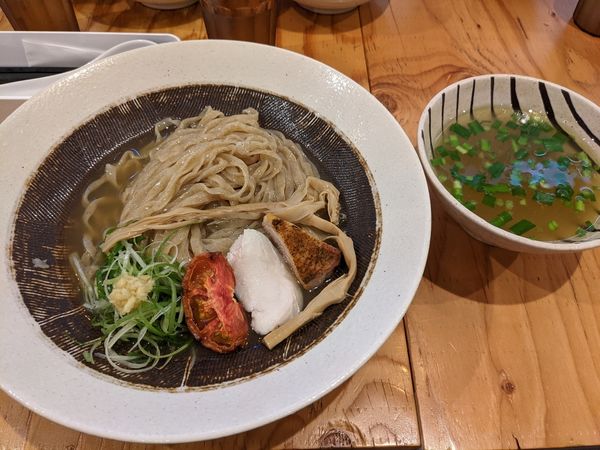 「鶏と煮干しの塩つけ麺950円」@黄金拉麺 鶏のおかげ 八王子みなみ野店の写真