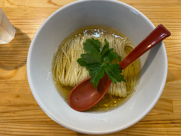 「（梅）かけそば　白醤油　600円」@自家製麺 くろ松の写真