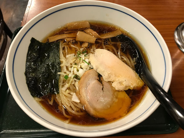「純鶏らーめん 醤油　620円」@らーめん直久 青山店の写真