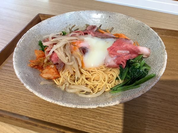 「冷やしビビン麺　1580円」@ふるさとゴハン食堂の写真