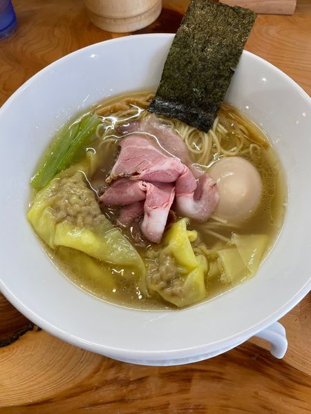 「わんたん潮+味玉」@麺屋BISQの写真