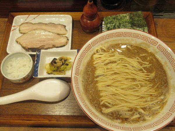 「秋刀魚（950円）」@炭火焼濃厚中華そば 奥倫道の写真