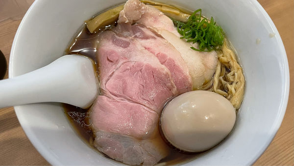 「特製醤油らぁ麺」@らぁ麺 みうら 上野毛店の写真