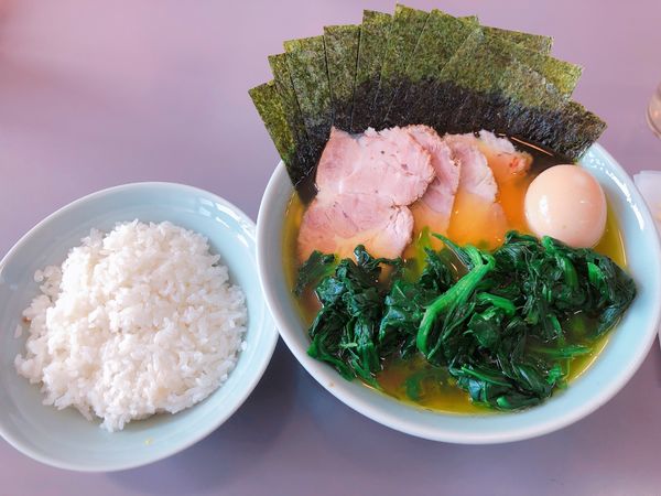 「ラーメン　固濃多　無料ライス3杯」@横浜ラーメン 武蔵家 武蔵境店の写真
