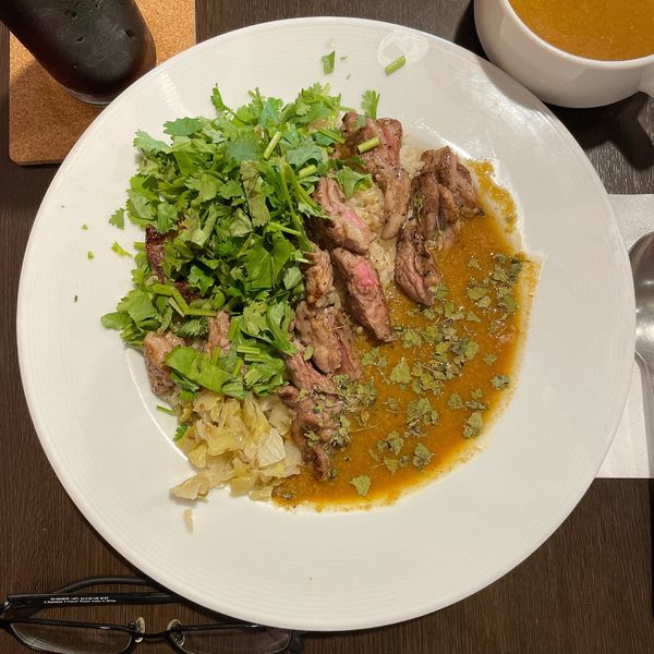 「唯一無二のラムステーキカレー ソース増しラム肉追加パクチー」@SPICE125の写真