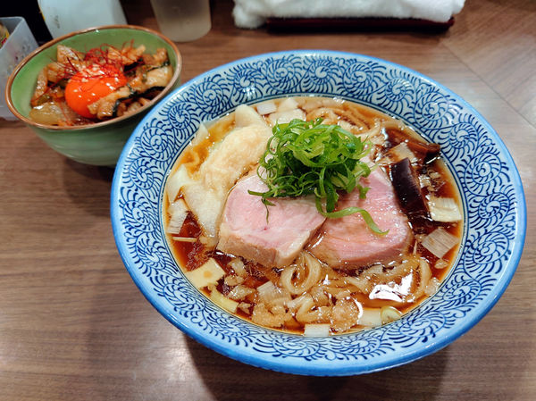 「手打中華蕎麦(醤油)+ワンタン+めんま飯」@手打中華蕎麦 亀庵の写真