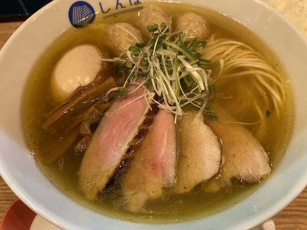 「特わんたん塩らぁめん」@湘南しんばの写真