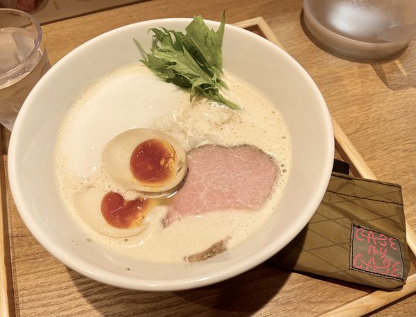 「味玉子ふく流らーめん」@ふく流らーめん 轍 東京高田馬場本店の写真