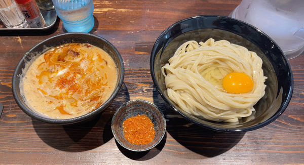 「卵かけつけ麺 大盛+辛味ハーフ」@麺や 蒼 AOIの写真