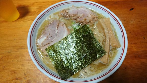 「豚骨醤油ラーメン880円」@豚骨醤油らー麺 相澤屋の写真