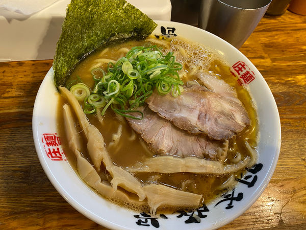 「らぁ麺大盛り880円」@麺屋 庄太 六浦本店の写真