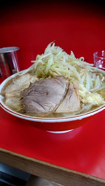 「大ラーメン650円ニンニク少し辛め」@ラーメン二郎 三田本店の写真
