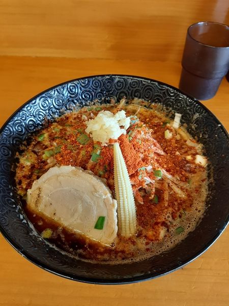 「蠍ラーメン　普通からしびマシマシニンニクもやしマシ　820円」@Japanese soba Noodles 蠍の写真