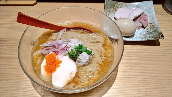 「【期間限定】特製渡り蟹の濃厚冷し麺」@焼きあご塩らー麺 たかはし アトレ川崎店の写真