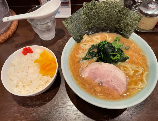 「ラーメン ライス」@横浜家系らーめん いずみ家の写真