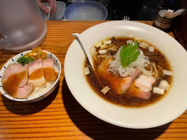 「醤油そば 肉飯」@麺処 篠はらの写真