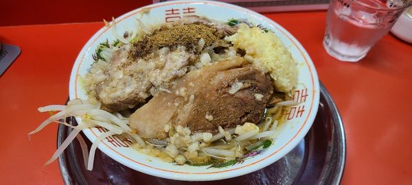 「小豚麺少なめ」@麺でる 戸越店の写真