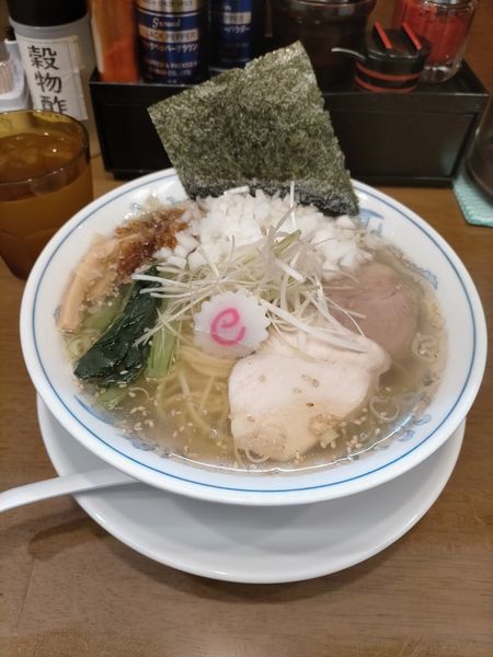 「塩ラーメン 中太麺」@らーめん曳舟の写真