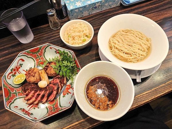 「鴨と炭 つけ麺・ごはん付き」@稲荷屋の写真