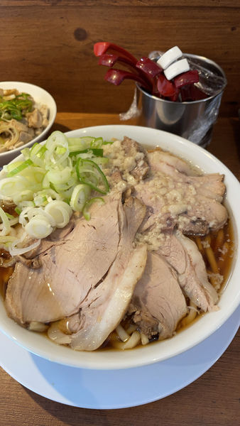 「背脂チャーシューメン大盛＋肉飯」@煮干し中華そば 小松屋の写真