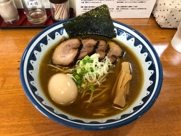 「味玉チャーシュー醤油らーめん + チャーシューライス(小)」@めんや友絆の写真