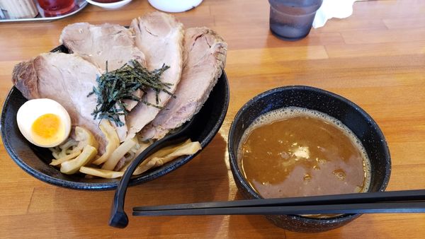 「チャーシューつけ麺(鶏魚介)1050円」@風味絶佳 麺屋 まるきた商店の写真