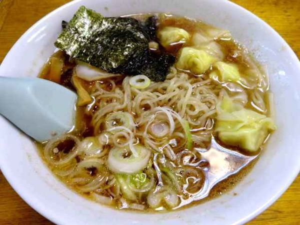 「ワンタンメン (797円＋税)」@御食事処 志野の写真