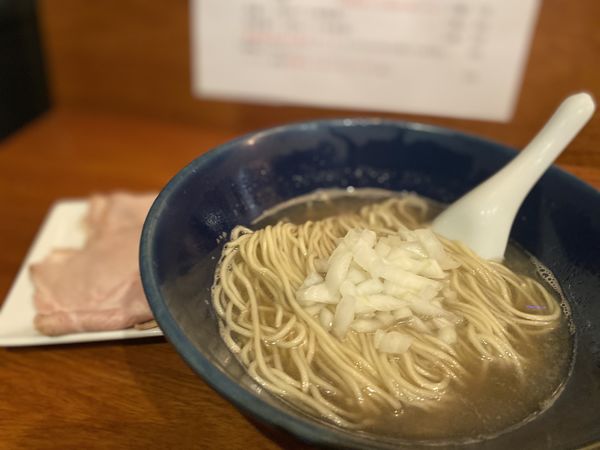 「煮干蕎麦 850円 肉盛り（3枚）300円」@麺処 にぼし香 横浜店の写真