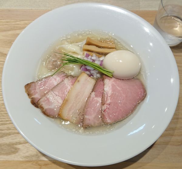 「特製中華蕎麦＜塩＞」@宍道湖しじみ中華蕎麦 琥珀 東京本店の写真