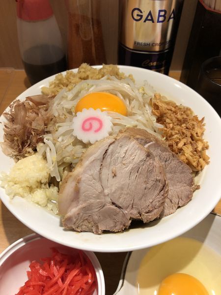 「まぜそば(大)+しょうが+紅しょうが+生たまご」@麺屋 神工の写真