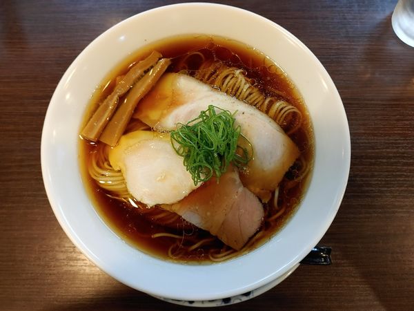 「醤油らぁ麺」@らぁ麺 紫陽花の写真