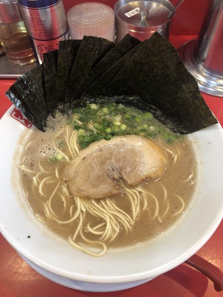 「ラーメン　700円　かため」@がっとん 日吉店の写真