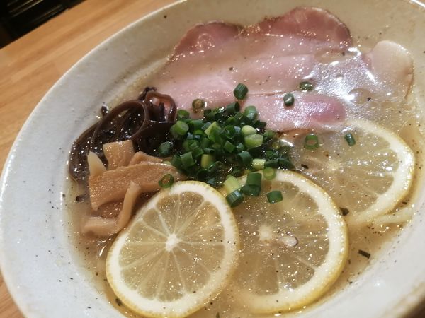 「塩レモンペッパーラーメン」@市川らーめん工房 こころこの写真