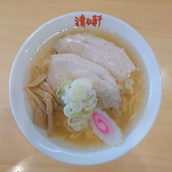 「塩ラーメン800円＋チャーシュー110円」@手打ちラーメン 清仁軒の写真