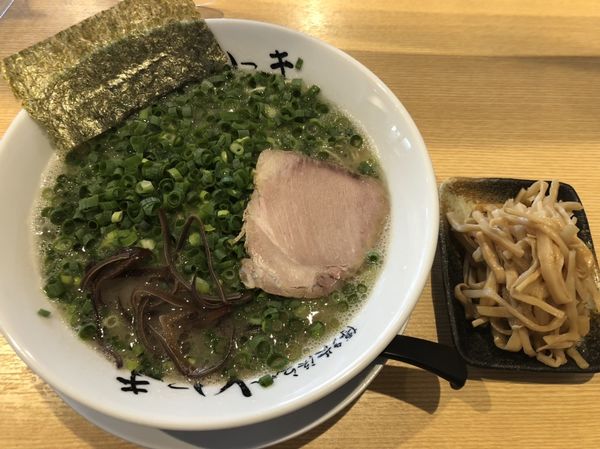 「ねぎらーめん、メンマ＋替玉」@博多長浜らーめん いっきの写真