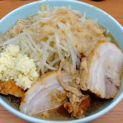 ラーメン並盛り＋豚1枚　野菜マシ・ニンニク・アブラ