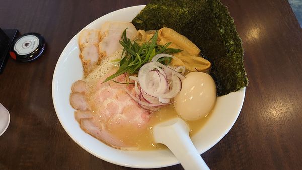 「特製濃厚鶏らーめん 1050円」@麺場ニ寅 川越店の写真