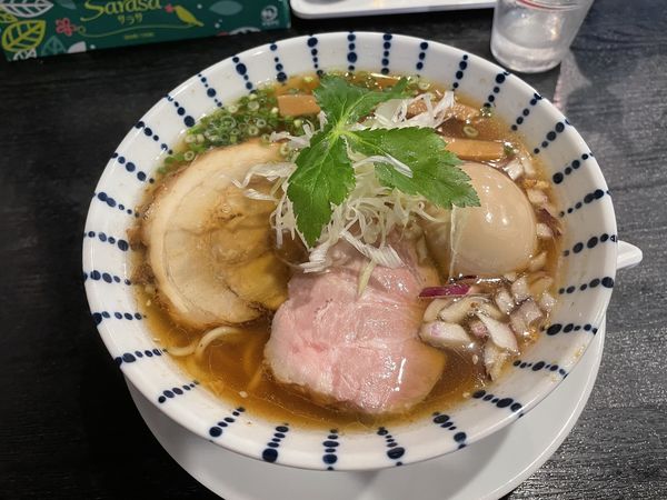 「醤油ラーメン＋煮卵」@Noodle Kitchen 祿の写真