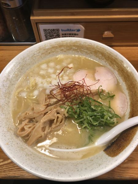 「濃厚鶏白湯ラーメン　800円」@麺匠ようすけ 鶏煮亭の写真