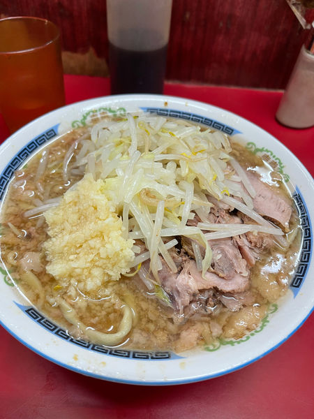 「小ラーメン（麺半分ニンニク）600円」@ラーメン二郎 目黒店の写真