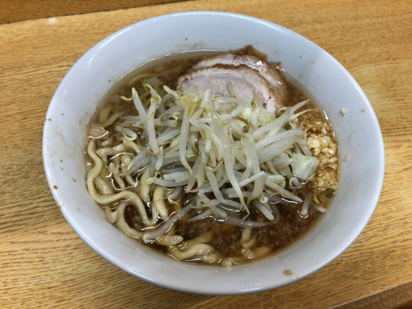 「ラーメン 780円　麺半分 ヤサイ少な目にんにく」@ラーメン二郎 環七新新代田店の写真