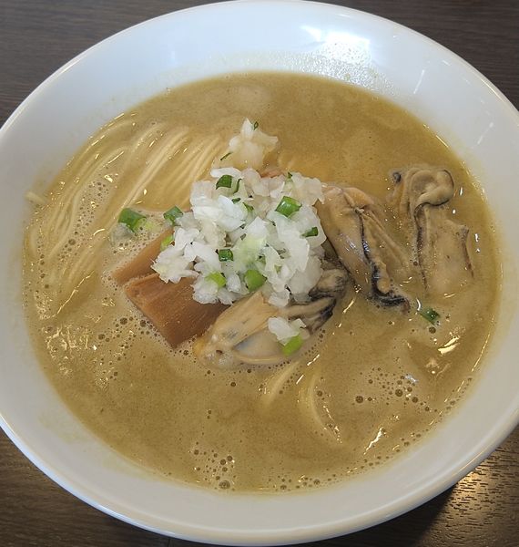 「牡蠣そば白」@中華そばイデタの写真
