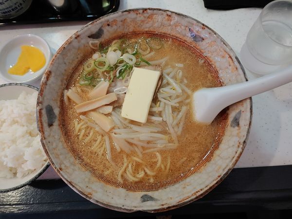 「みそバターラーメン」@八龍 中川店の写真