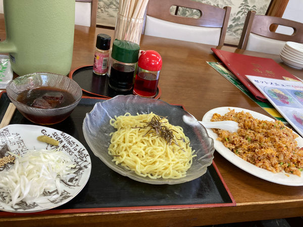 「つけ麺＋ニンニク唐辛子入り炒飯」@台湾料理福都 勝田店の写真