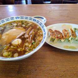 ラーメン・ギョウザ 750円